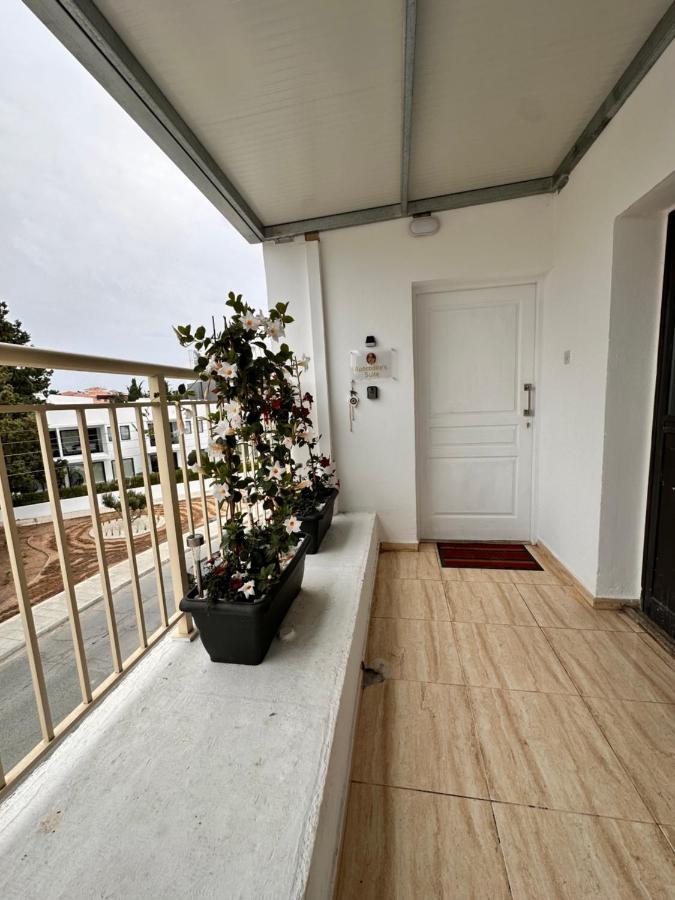 Aphrodites Suite Paphos Exterior foto